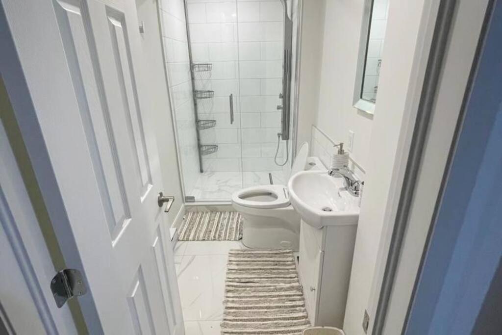 Stylish And Luxurious Apartment Basement Unit Longueuil Exterior photo