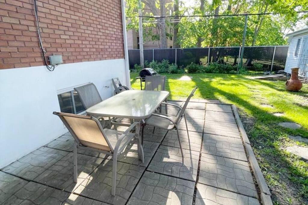 Stylish And Luxurious Apartment Basement Unit Longueuil Exterior photo